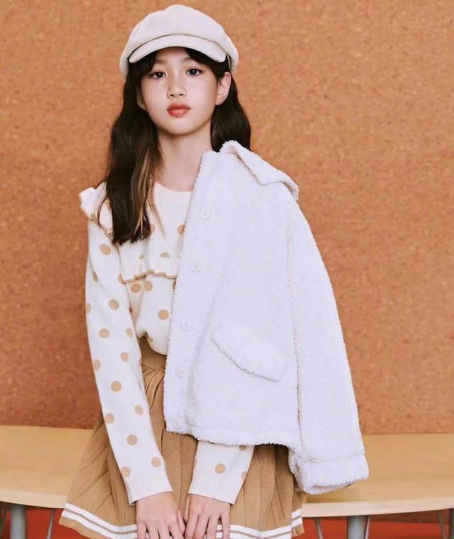 钟丽缇小女儿近照"星味十足",网友:这才是星二代正确打开方式_考拉