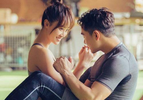 他与释小龙同岁,8岁刚出道就大红,如今女友红过天,他却被遗忘_曹骏