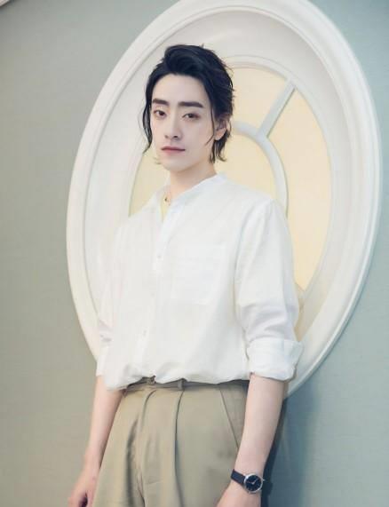 可高冷可逗比,宝藏男孩藏不住了_阿云嘎_感觉_气质