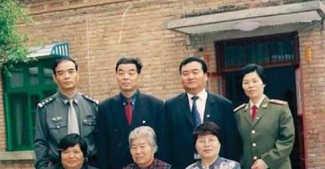 焦裕禄二儿子,兰考县委书记,一天搬2000块砖,颇有父亲风范_焦跃进