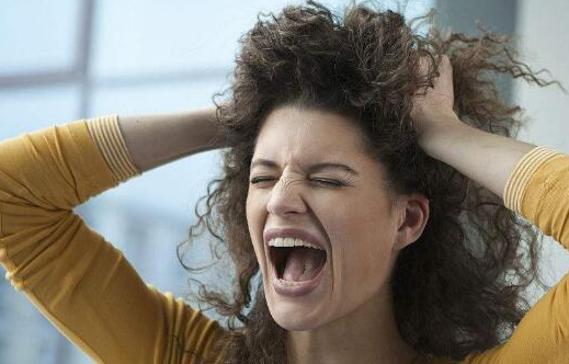 更年期女人易烦躁不安,多吃这5种食物,养心护心,夏天会更轻松_女性