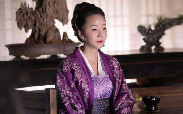 她是知否的小秦氏,嫁给苏家"大哥",意外毁容丈夫为她吃素5年_王一楠