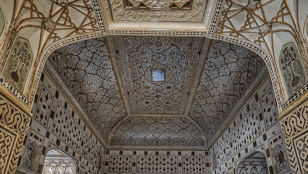 齐亚尔王朝的宫殿,在宗教意义上,展现了崇高的地位_装饰_建筑_元素