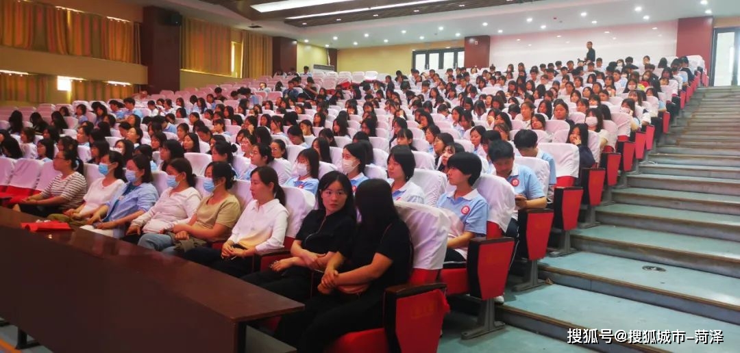 菏泽市牡丹人民医院走进牡丹区卫生职业中专学校开展心理健康讲座