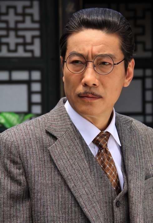 一级演员啜二勇:女儿是知名演员,被陈道明赏识,观众也很喜欢_表演