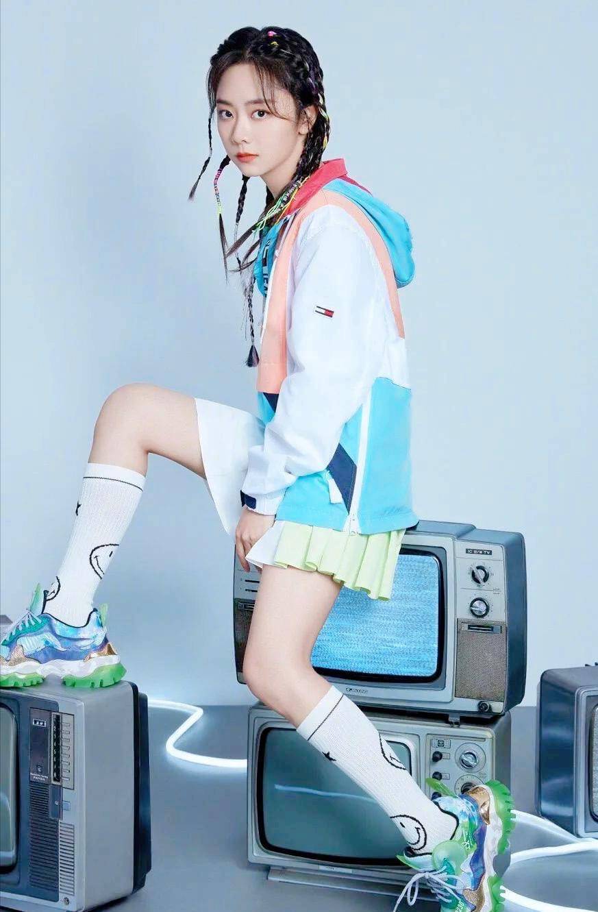 谭松韵另类穿搭亮相,气质非凡!_变化_显得_时候