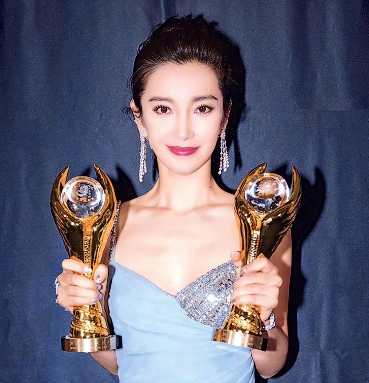 如今李冰冰虽然,交上来的作品,逐渐变少了.