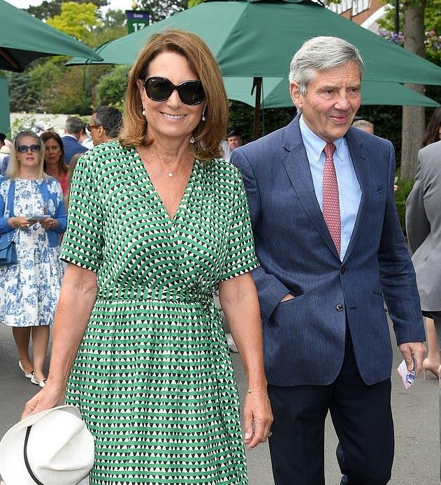 63岁凯特妈妈穿清新绿裙子,女儿居然夺冠了_比赛_公主_时尚