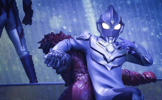 泰迦奥特曼新舞台剧照:光子大地形态细节公开x贝塔火花形态捧场_的