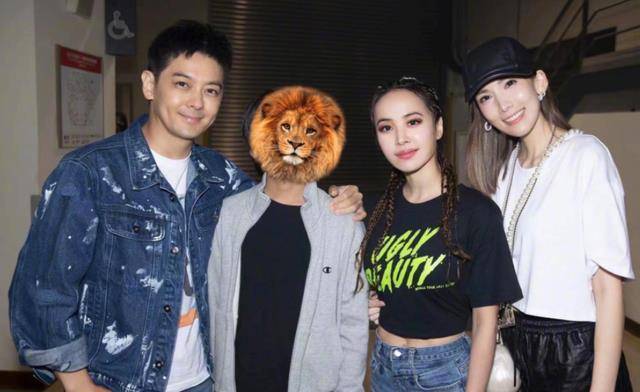 首次合作小鲜肉就摸腹肌,对方表情好羞涩_周兴哲_专辑