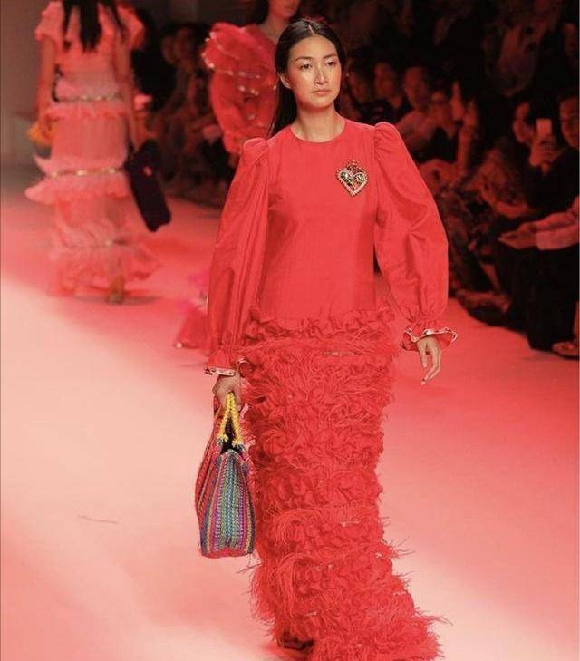 泰国曼谷时装周盛大开幕,你想看谁的走秀?_pancake_衣服_元素