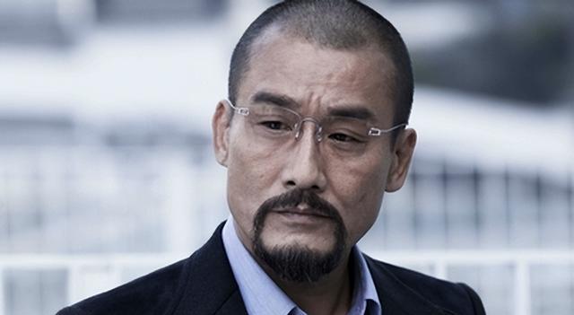 "老到认不出"的梁家辉,已在另一条"普通人"的路上,越走越远_电影_黄渤