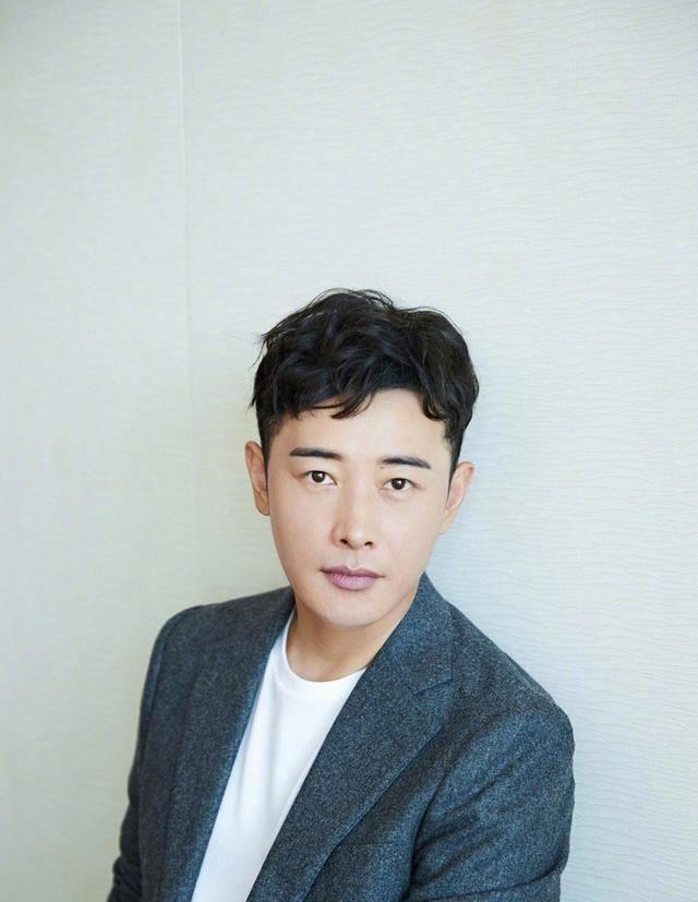 周冬雨携手罗晋,演绎金牌制作人的诞生!_新人_成长_节目