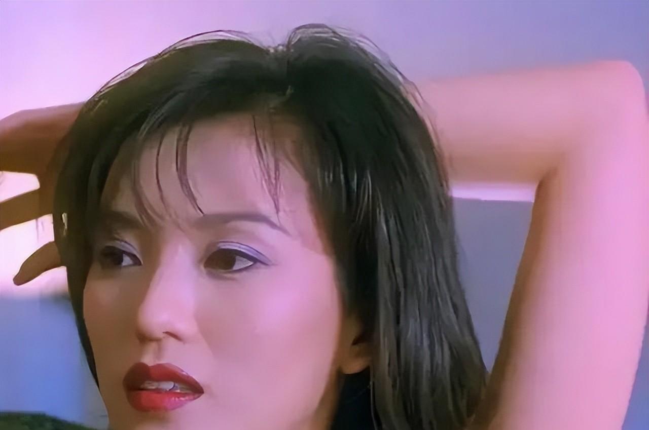 女星彭丹,不但有傲人的美更有胸怀!她的国际经济人士身份引争议_香港_