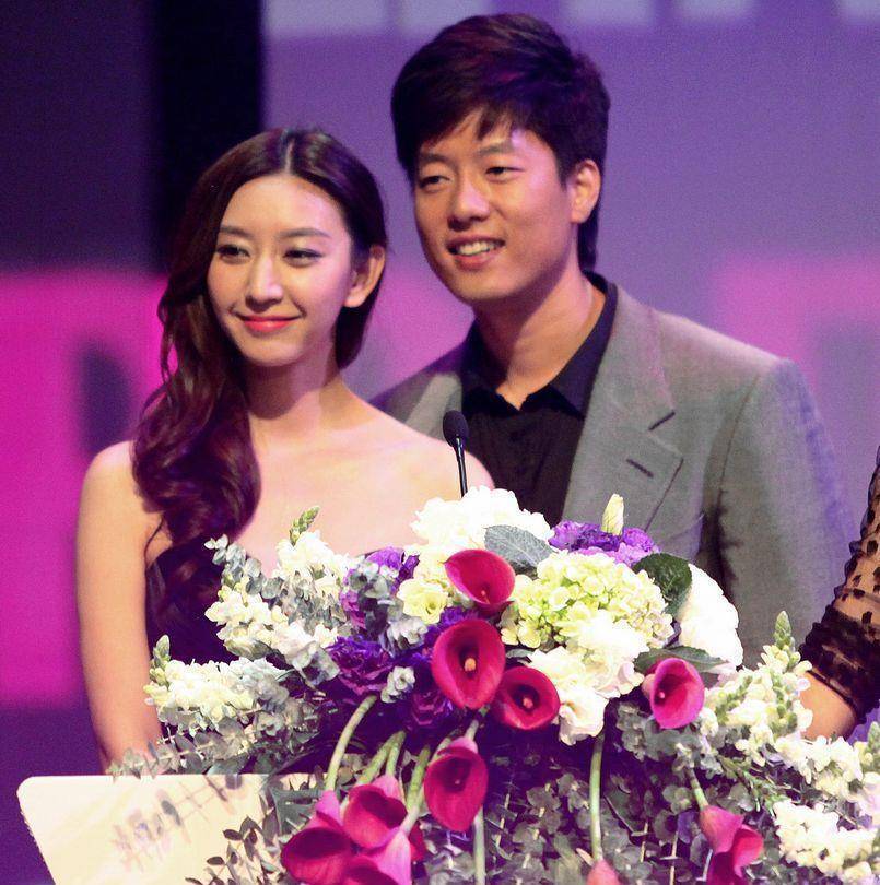 唐一菲和凌潇肃令人羡慕不已甜蜜爱情,你期待吗_姚晨_婚姻_带着