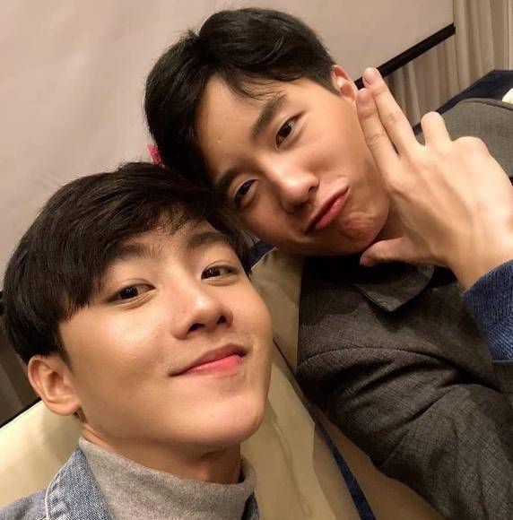 陈瑞书&陈智霆黄明明和王俊勇在泰国的人气很高,中国的知名度也是可以