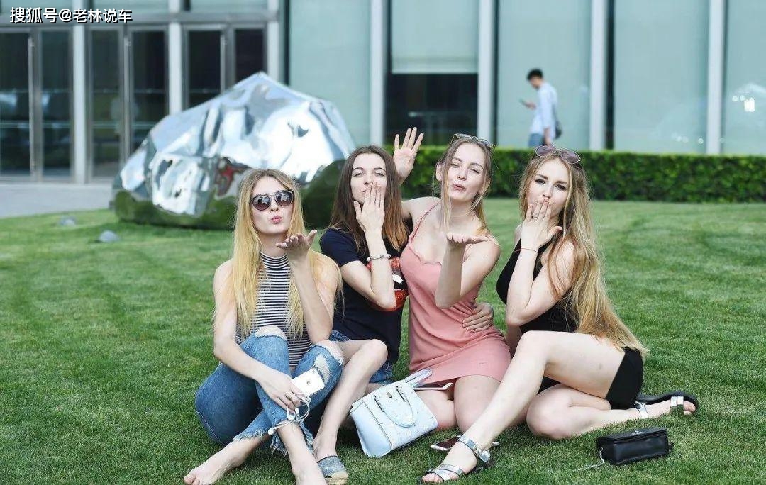 俄罗斯美女大量涌入中国,表面上是找工作,实际上另有"玄机 "_外国人