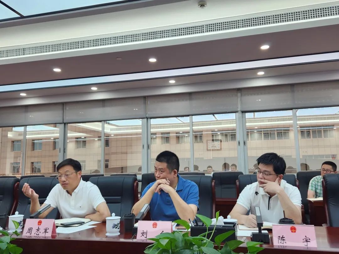 参会领导包括天心区区长周志军,商务局局长彭明霞,经济合作局副局长