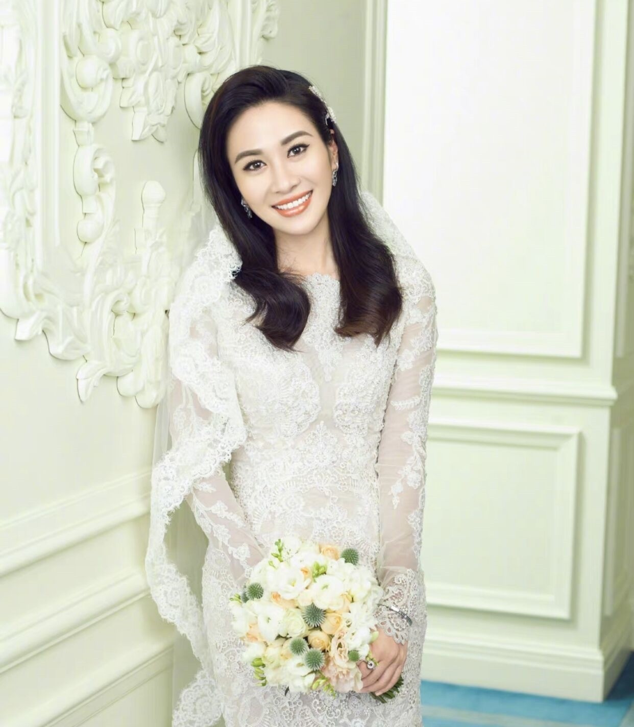 一起披荆斩棘"更是让不少网友猜测叶璇这可能是在官宣结婚