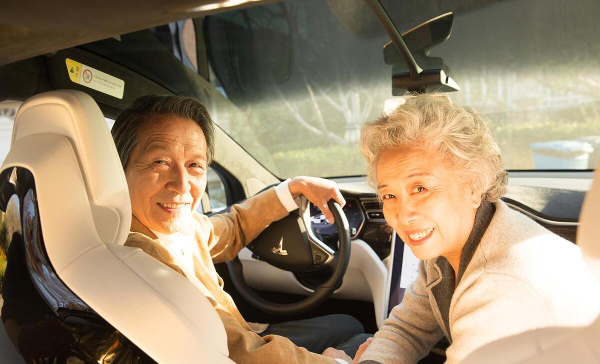 老年人开车要注意哪些问题?_反应_能力_交通