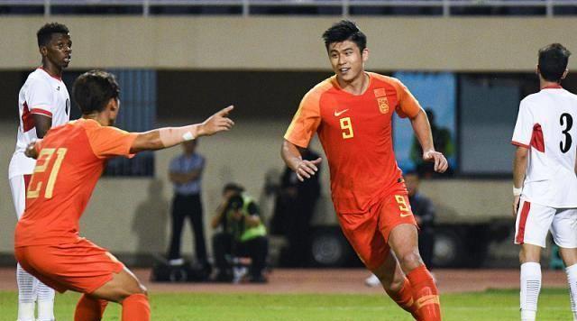 张玉宁用梅开二度的好戏,为球队两次攻破约旦队大门.