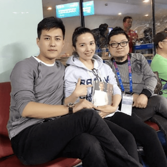 靳东老婆罕见晒照!