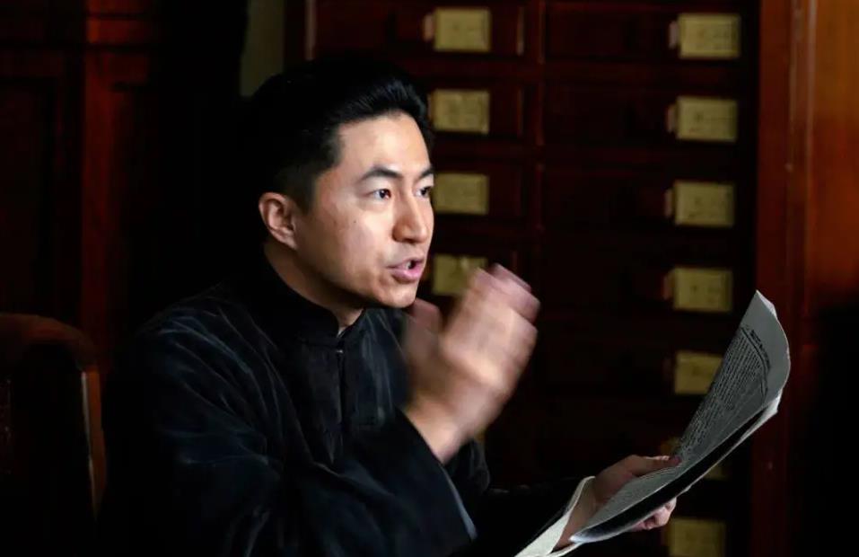 (《觉醒年代》刘半农剧照)而后,朱慧因为流产,家里人都以为她不能再