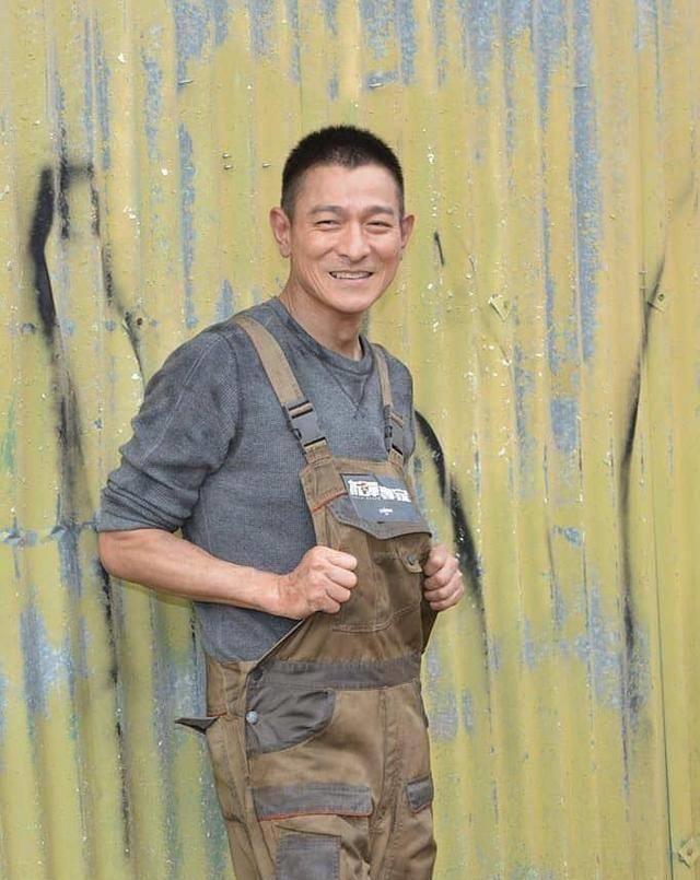 除了谢霆锋,刘德华也可以驾驭所有的发型,最后一个让人上瘾_白发_显得