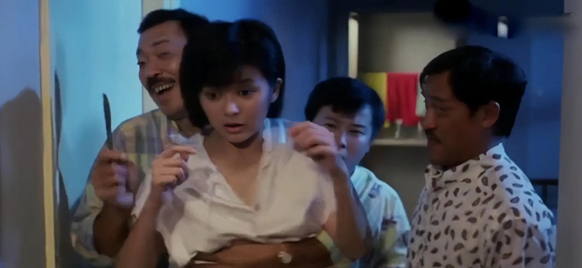 1985年《夏日福星》这部电影的装扮不是很漂亮.