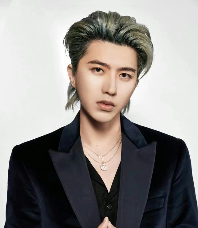 狗仔将曝蔡徐坤另一位秘密情人,"塌方"第二弹?