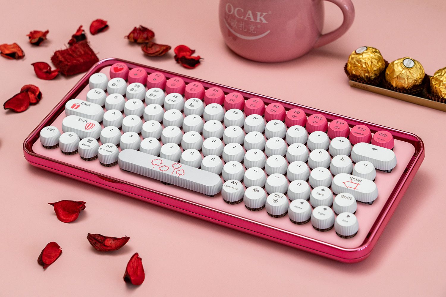 老婆过生日送了雷柏ralemo Pre 5键盘，办公室女同事都问是啥型号