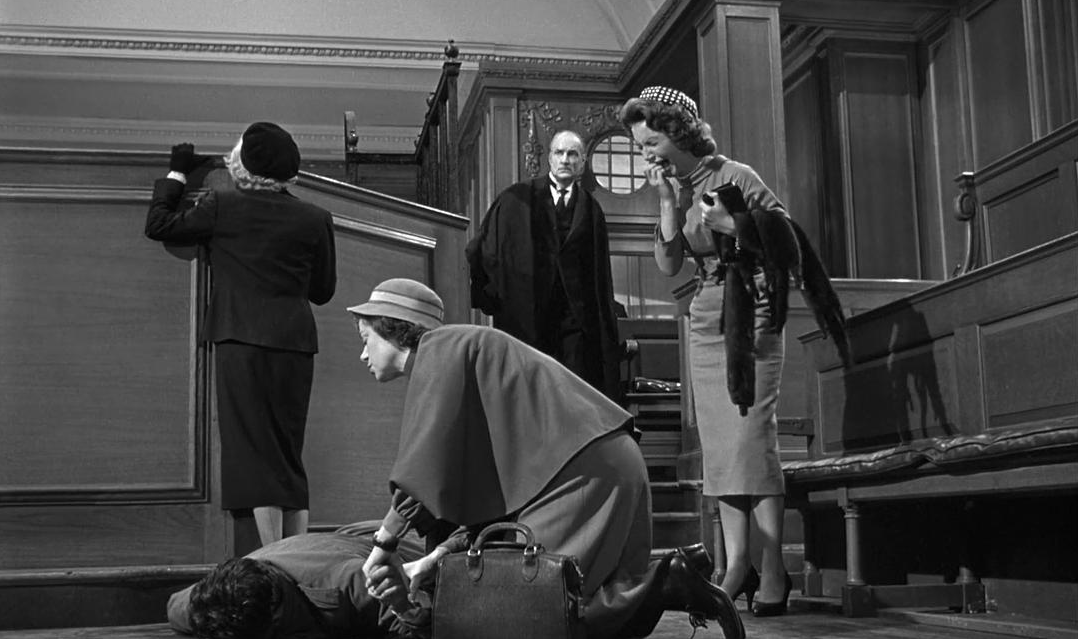 《控方证人》中的性别与权力有何关系?是如何呈现给观众的?