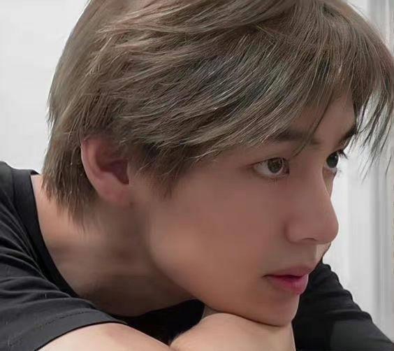 金泰亨vogue银十封面怼脸杀,谁看了都得尖叫啊_因为_vogue_男子