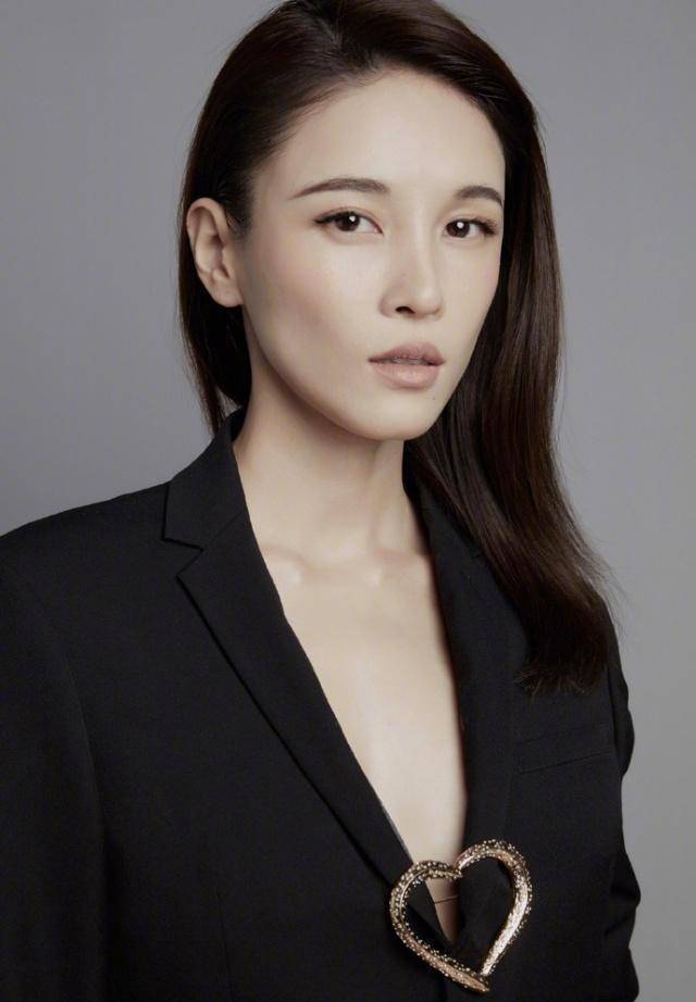 《十二生肖》走红的张蓝心,那可是超级长腿美女,因为是跆拳道冠军走红