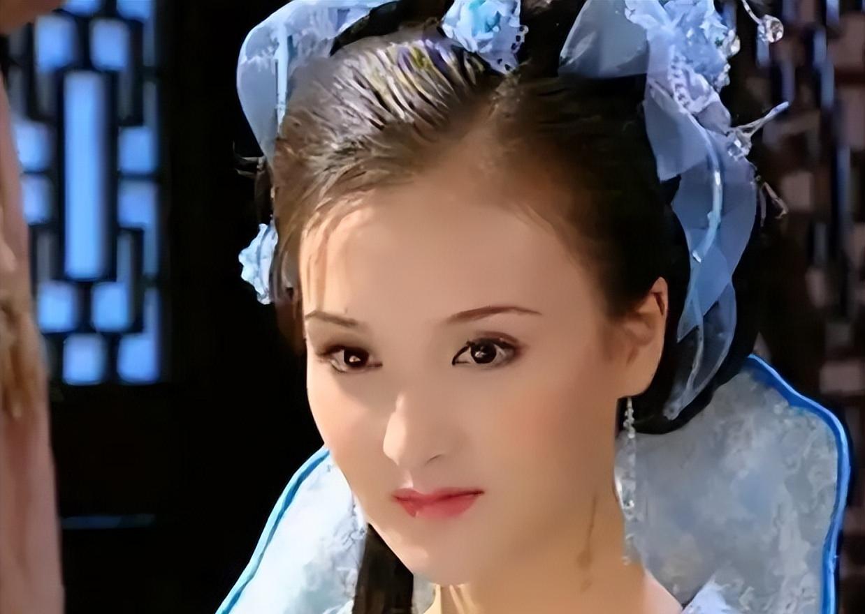 事实上只要看过《爱情宝典》(今年突然口碑爆火,因为《梦华录》)就