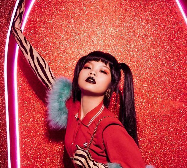 范晓萱cindy斗舞为什么会上热搜?大家如何评论的?_评价_长相_父母