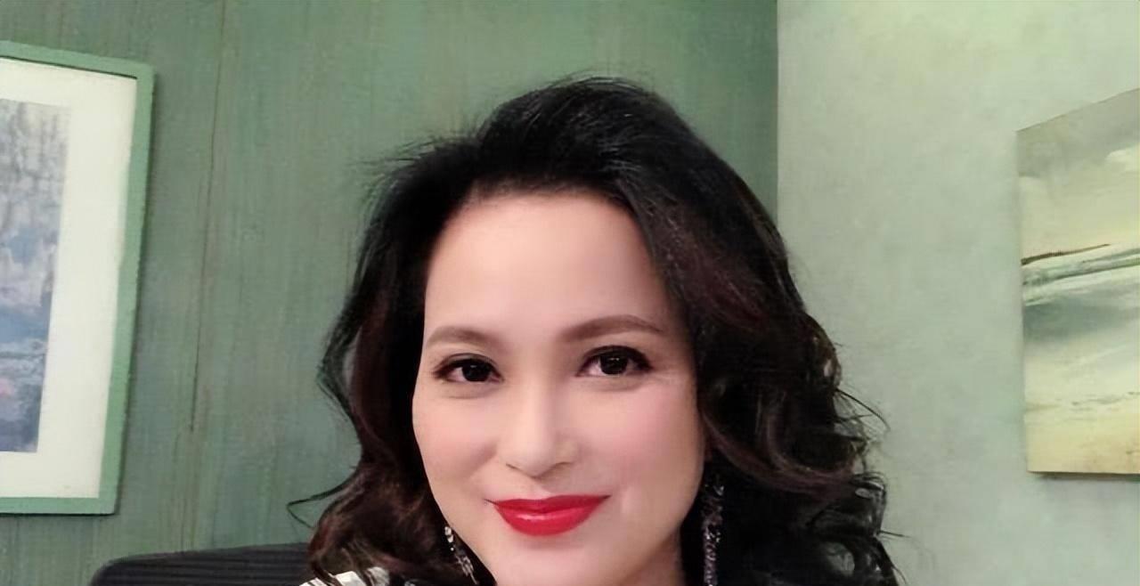 曾是吴京"前女友",分手后被富豪抛弃卖鱼,樊亦敏有冤无处诉_范一民