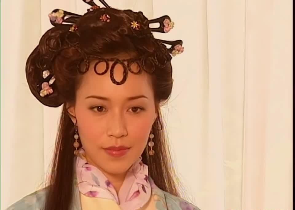 刘惜惜----顾纪筠饰演最终郭嬛凭借卑鄙的手段将甄宓害死,还对甄宓的