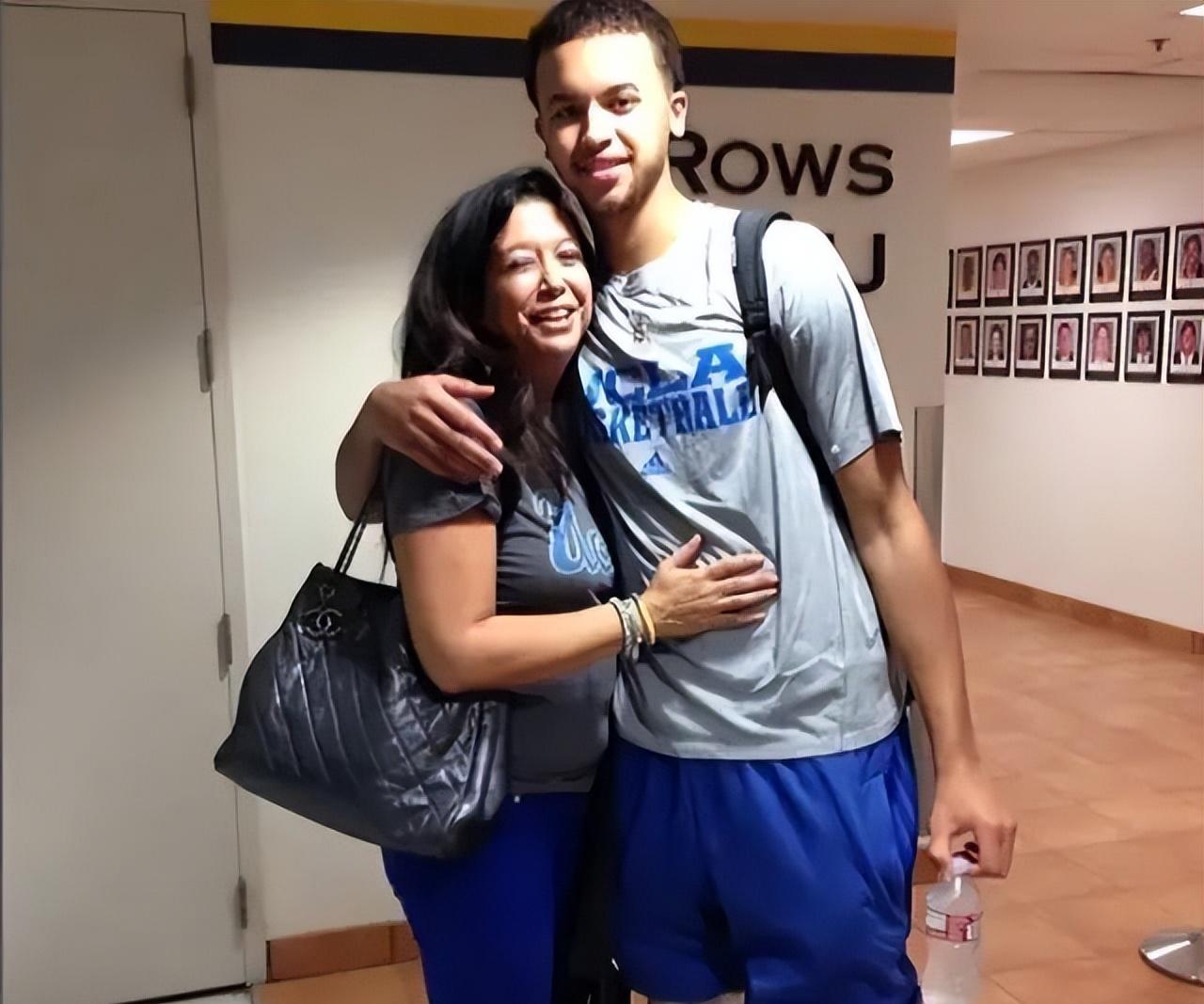 三岁进篮球训练营,高中夺冠,1号位打到5号位_安德森_父亲_中国