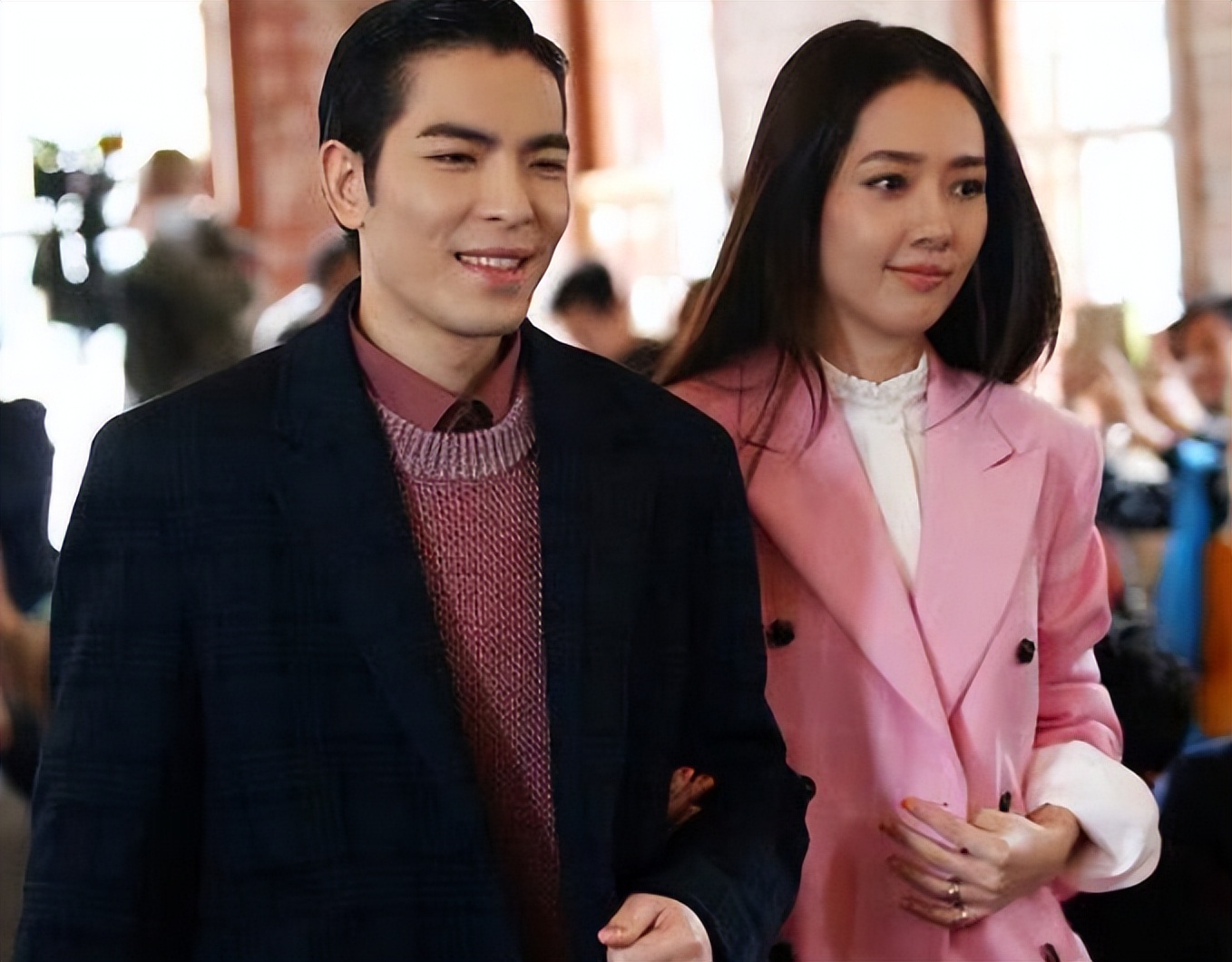 女方巨大钻戒被扒1500w,与郭碧婷成妯娌_向太_未来_关系