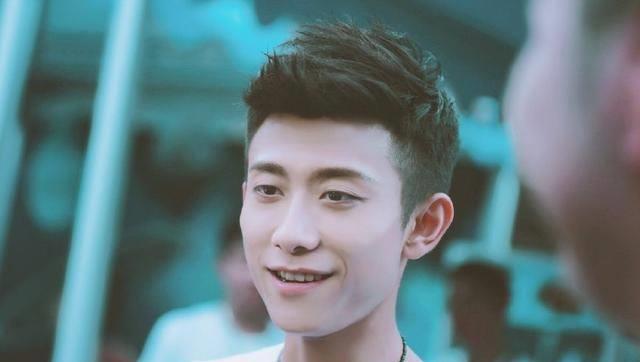 从几位当红小鲜肉喜爱的发型来看他们的性格特点_脾气_张一山_王俊凯