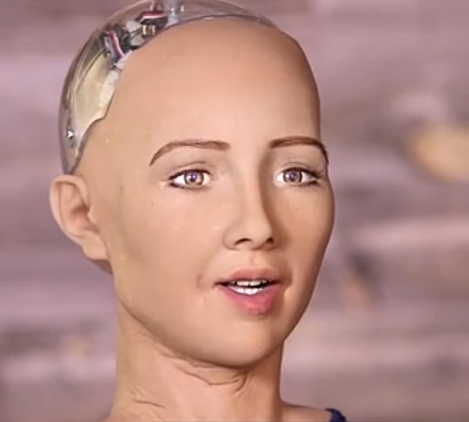 2016年,曾扬言要"毁灭人类"的机器人索菲亚,现在怎么样了?