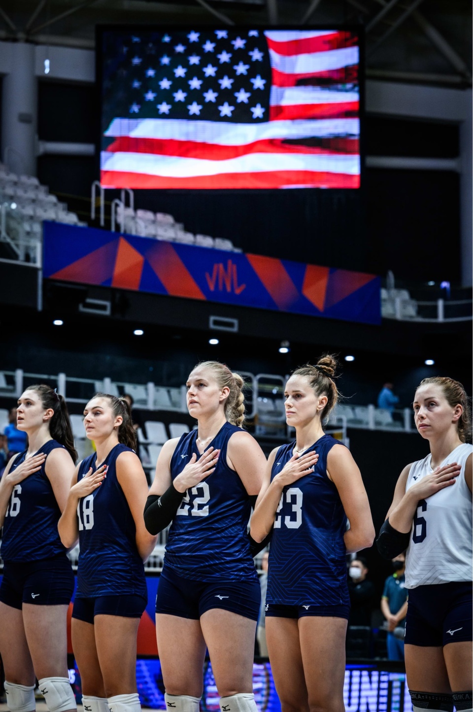 美国女排3:2波兰升至积分榜第一,斯蒂西亚克28分荣膺得分王