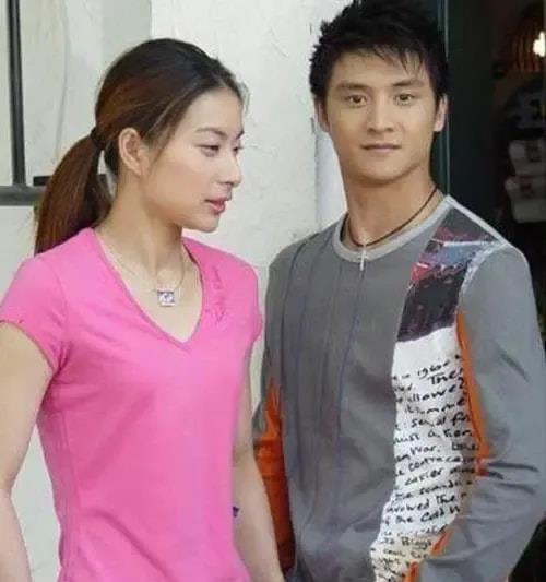 郭晶晶田亮一同进入国家跳水队,两人被称为跳水界的"金童玉女"_霍启刚