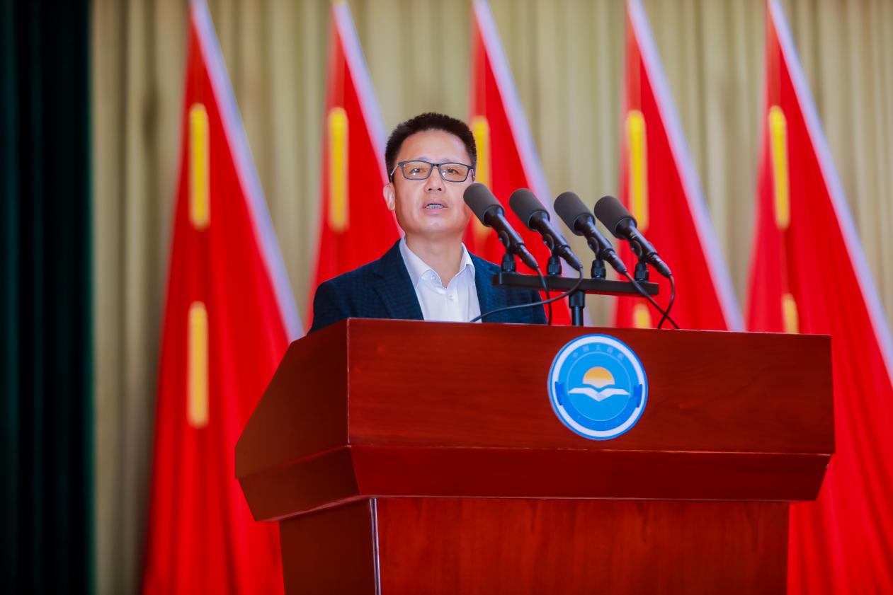 卫树强表示,区工商联要继续团结带领广大民营经济人士听党话,跟党走