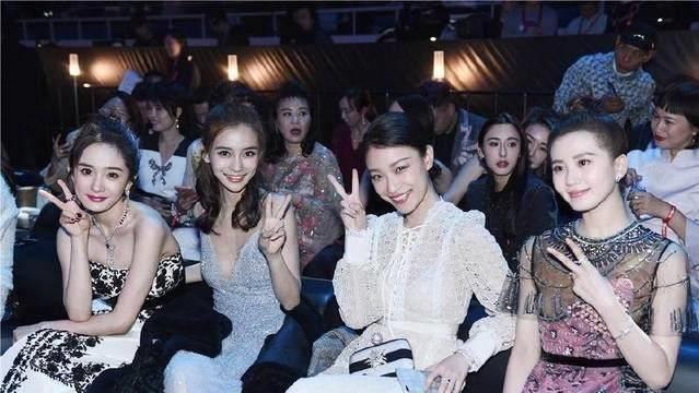 一直以来,觉得刘亦菲的气质在娱乐圈无可匹敌,没想到和景甜同框时