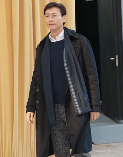 也是都大吃一惊的,其实刚开始并没有让叶童来饰演的,而是选择了郑少秋