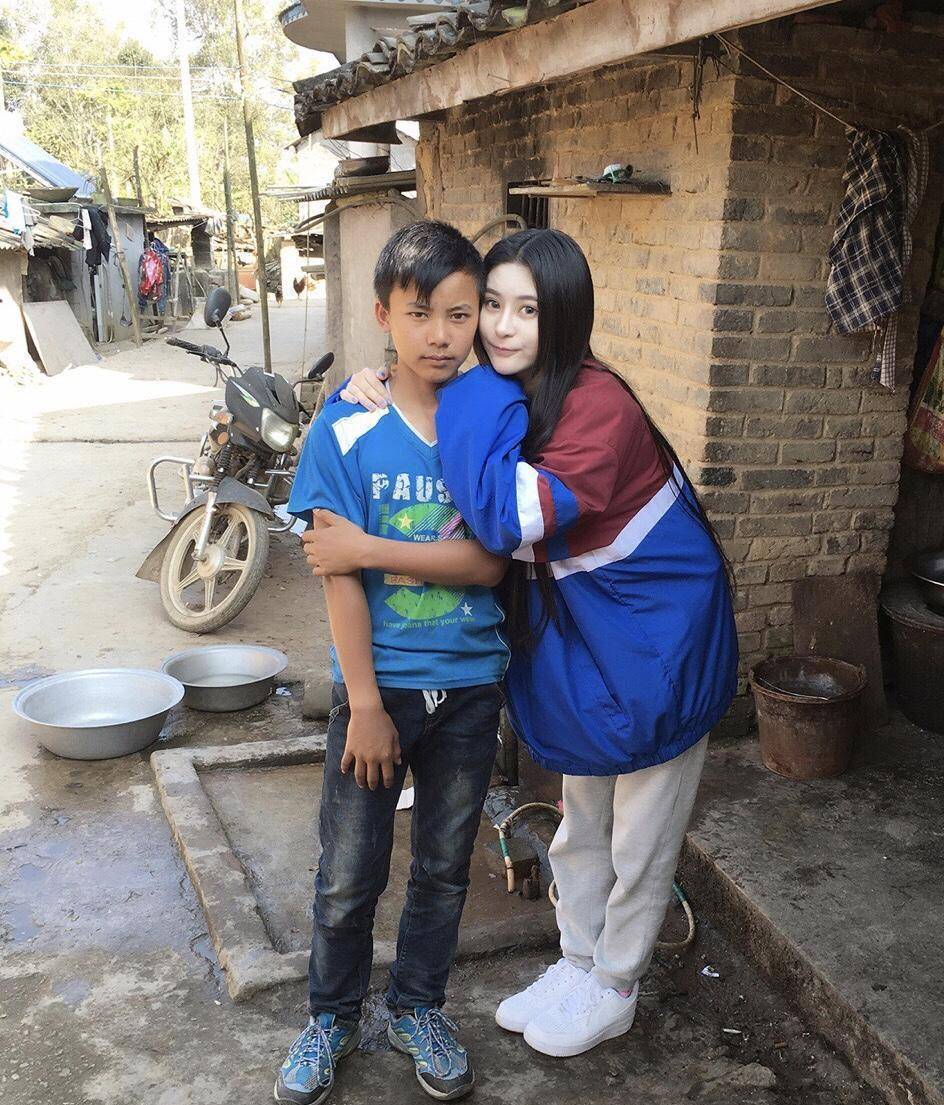 五年前参加《变形计》的舞媚娘杨馥宇现状如何?