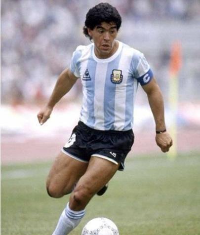 假如90年世界杯马拉多纳率阿根廷夺冠,他在将会有怎样的高度?