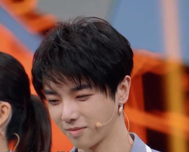 华晨宇前女友首次曝光,同是大学乐队成员,毕业分手只因对方考研_花花